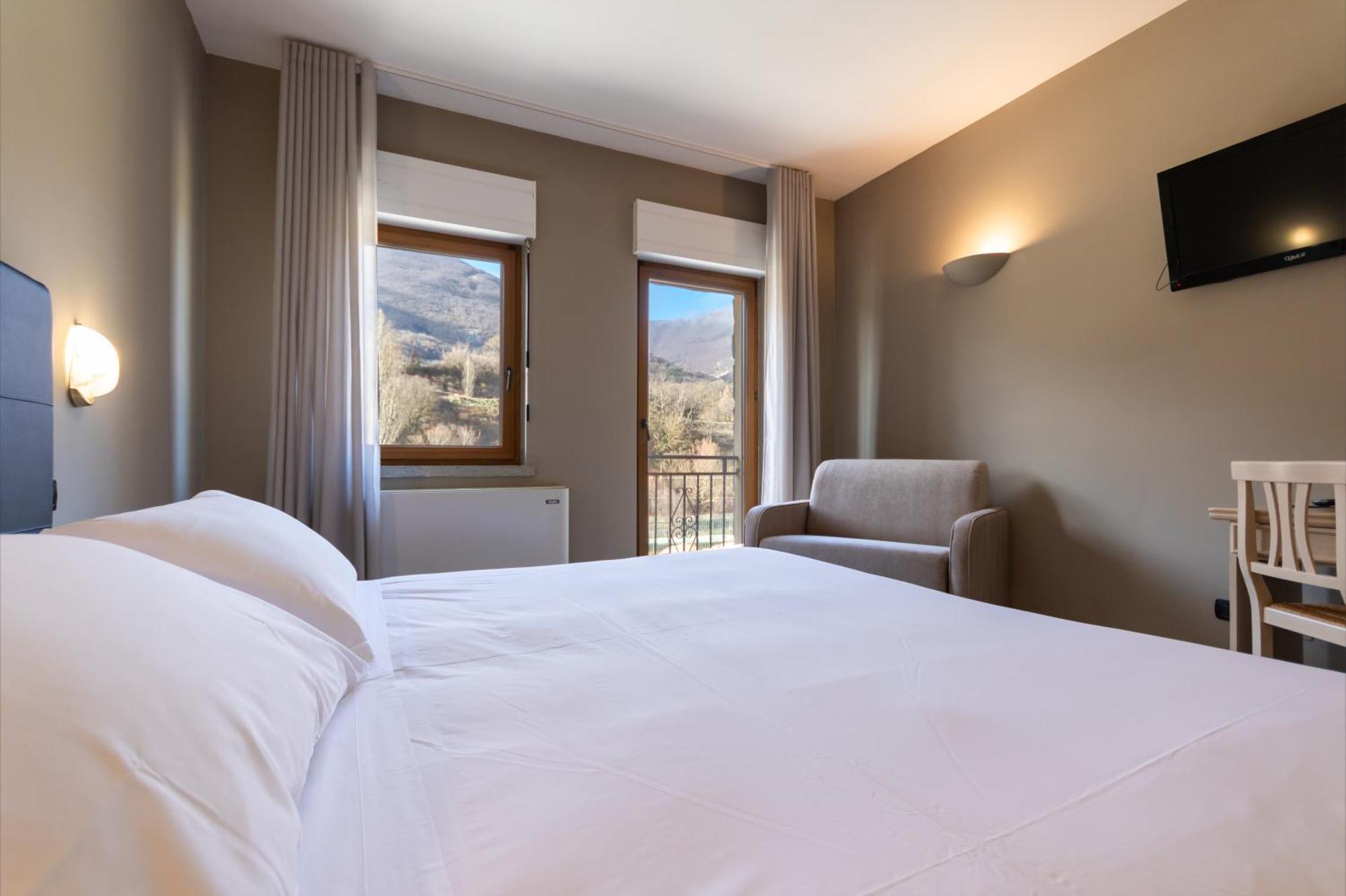 Hotel Don Luis Castel Di Sangro Bagian luar foto