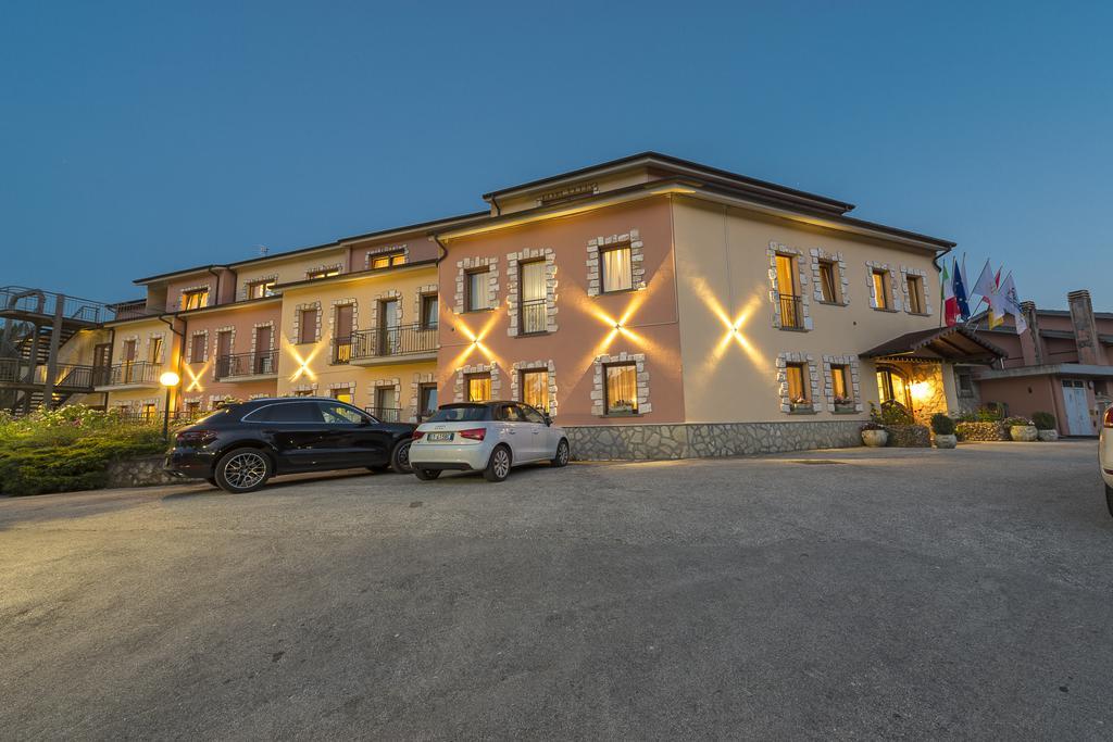Hotel Don Luis Castel Di Sangro Bagian luar foto