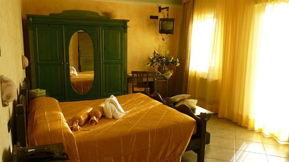 Hotel Don Luis Castel Di Sangro Bagian luar foto